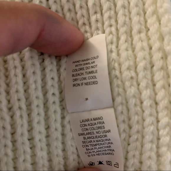 Matching Scarf and Gloves Set in White/Tan - Picture 6 of 10